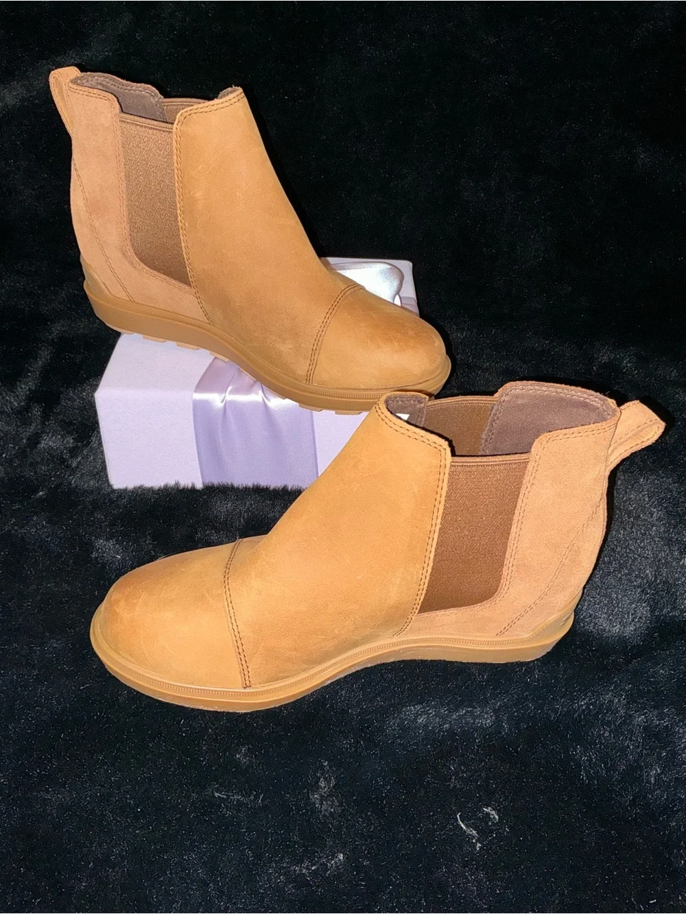 Sorel Evie II Women's Tan Suede Chelsea Ankle Booties Size 7